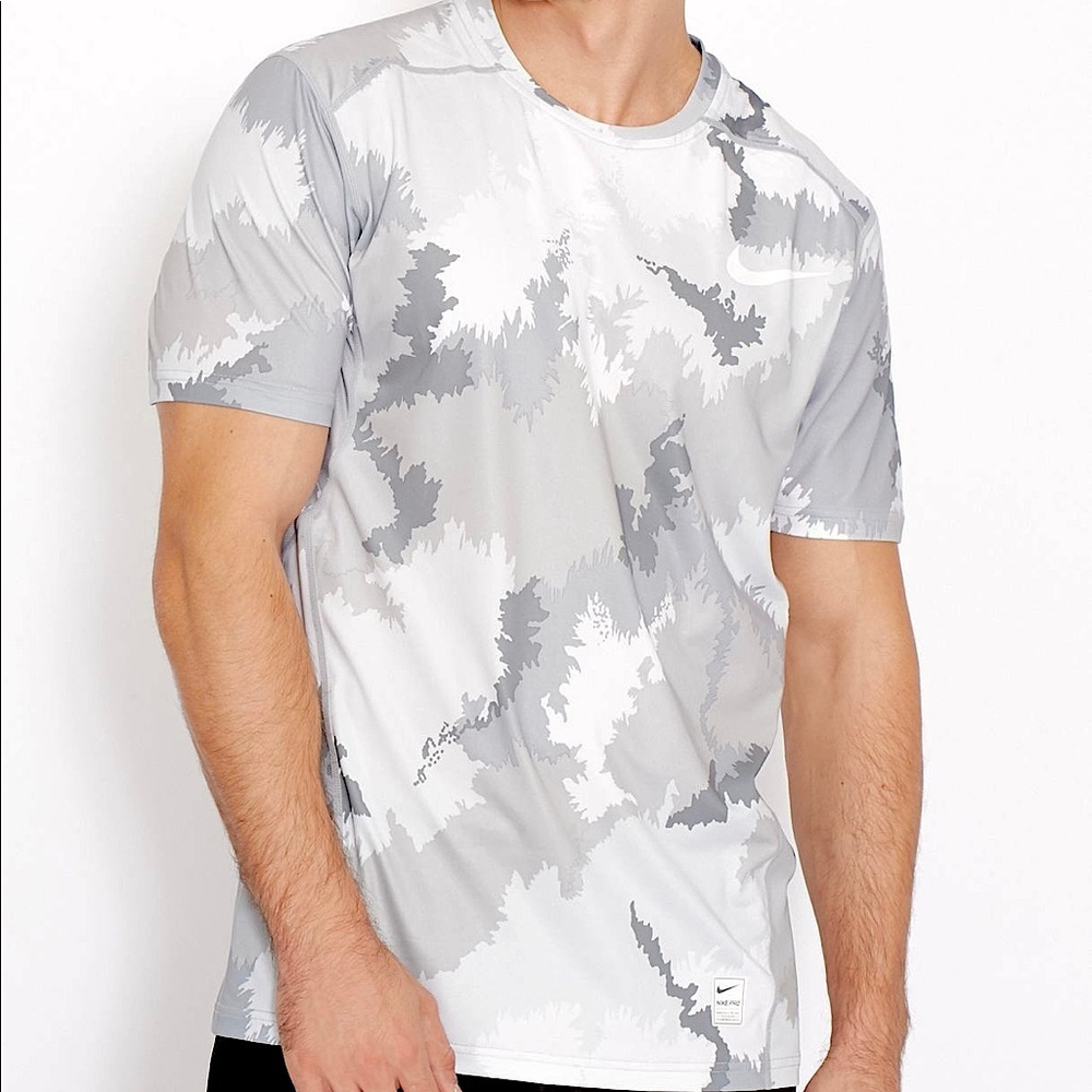 Nike Pro Mens Training Hypercool Compression Camo T-Shirt Size M